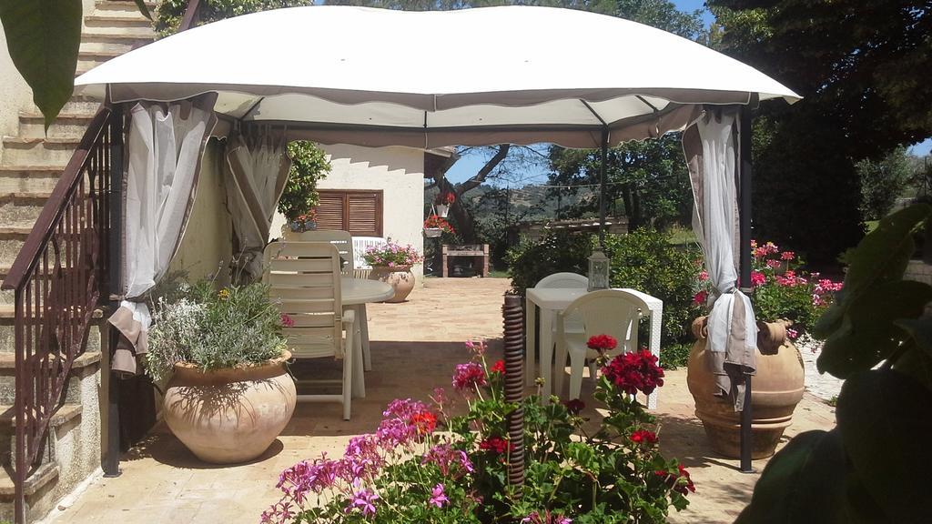 سان جيميني Bed And Breakfast Casale Isorella المظهر الخارجي الصورة